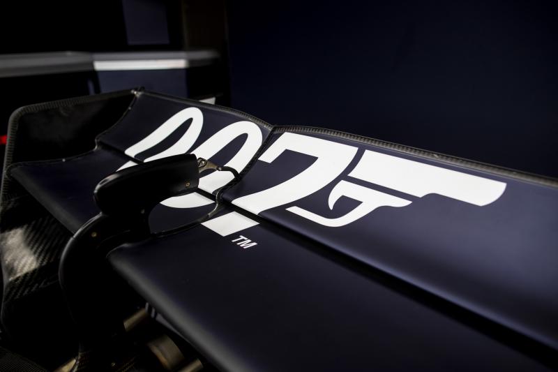 - Grand Prix de Grande-Bretagne | les photos des Red Bull James Bond pour le 1 007e Grand Prix de l’histoire