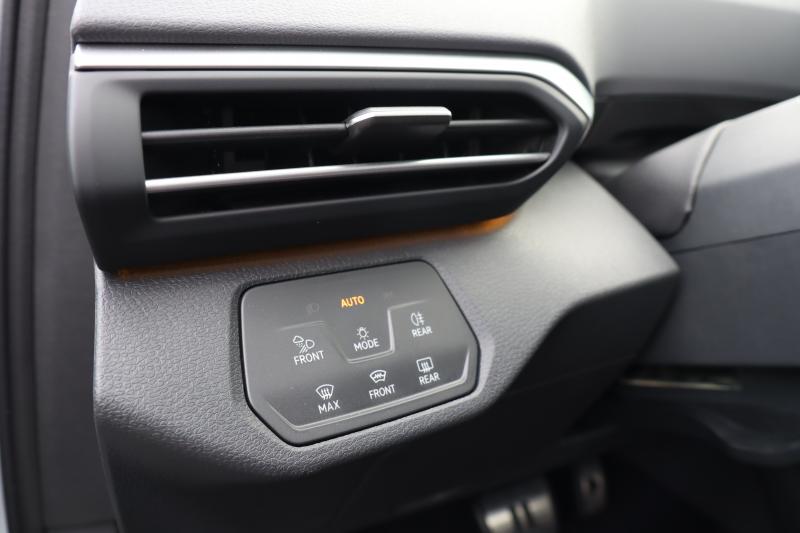 - Volkswagen ID.4 | Toutes nos photos de l’essai du SUV compact allemand électrique