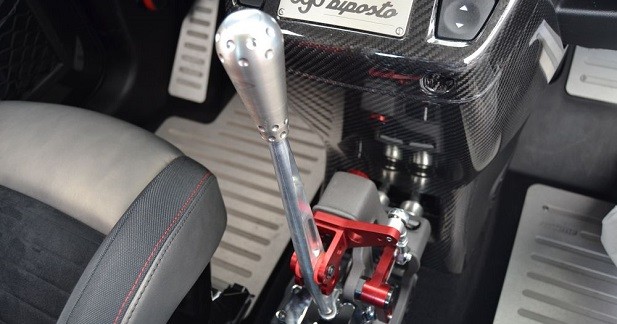 Essai Abarth 695 Biposto et 595 Competizione : duo de petites divas - La première voiture de série dotée d'une boîte à crabots